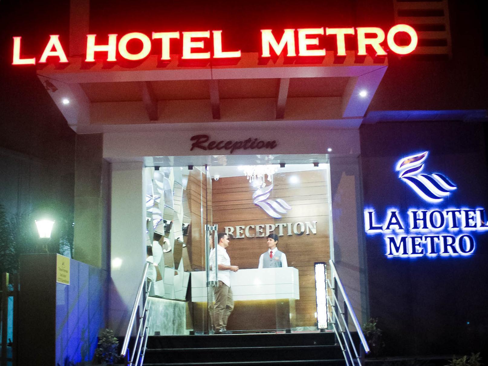 La Hotel Metro Near Bkc Мумбаи Экстерьер фото